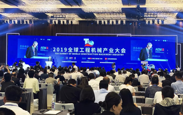 双喜临门！半岛娱乐(中国)囊括两项工程机械行业大奖