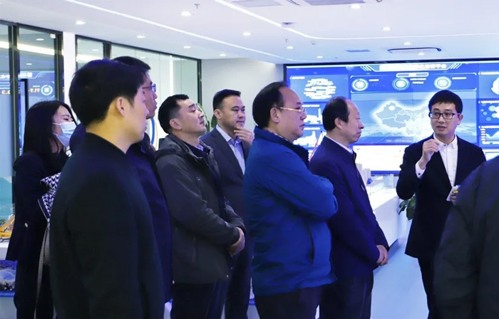 江苏省发改委副主任林康调研半岛娱乐(中国)发展情况-3.jpg